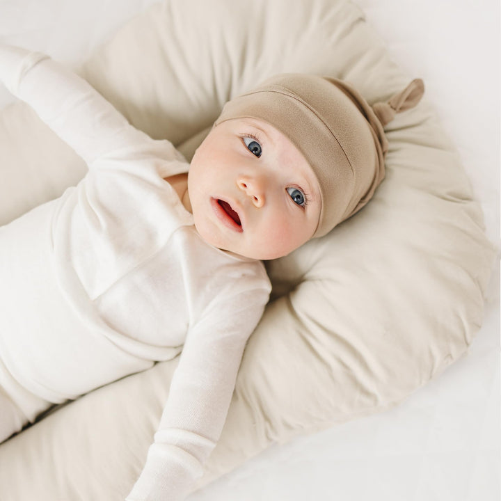 Konssy Baby Newborn Beanie Hat for Infant Girl Boy 0-6 Months Knot Sleepy Baby Hats, Buttery Soft & Stretchy Fabric, Preemie & Newborn Hospital Hat, for All Season